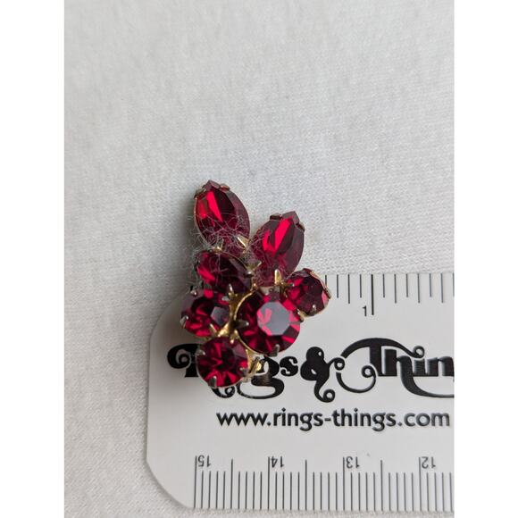 Vintage 50's Red rhinestone earrings with clipssee measurements - Picture 2 of 7